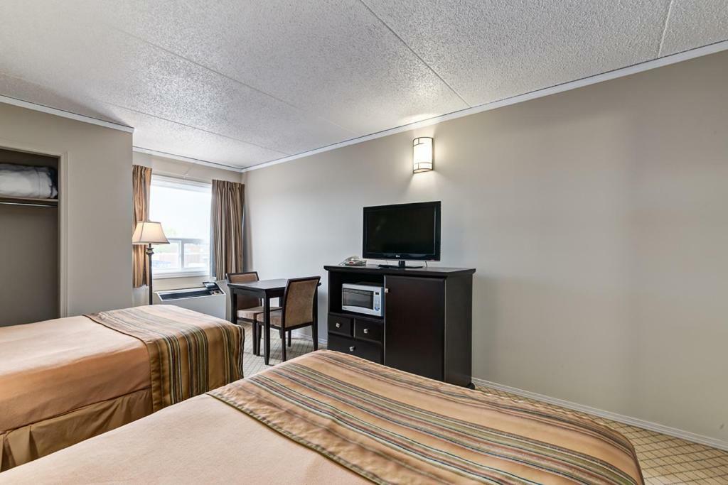 Airport Traveller'S Inn Calgary Exterior photo
