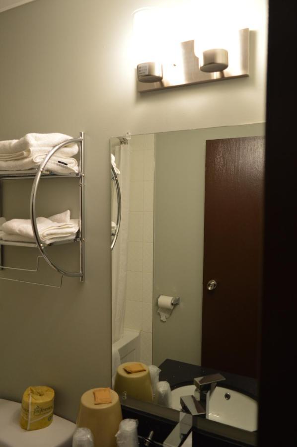 Airport Traveller'S Inn Calgary Exterior photo